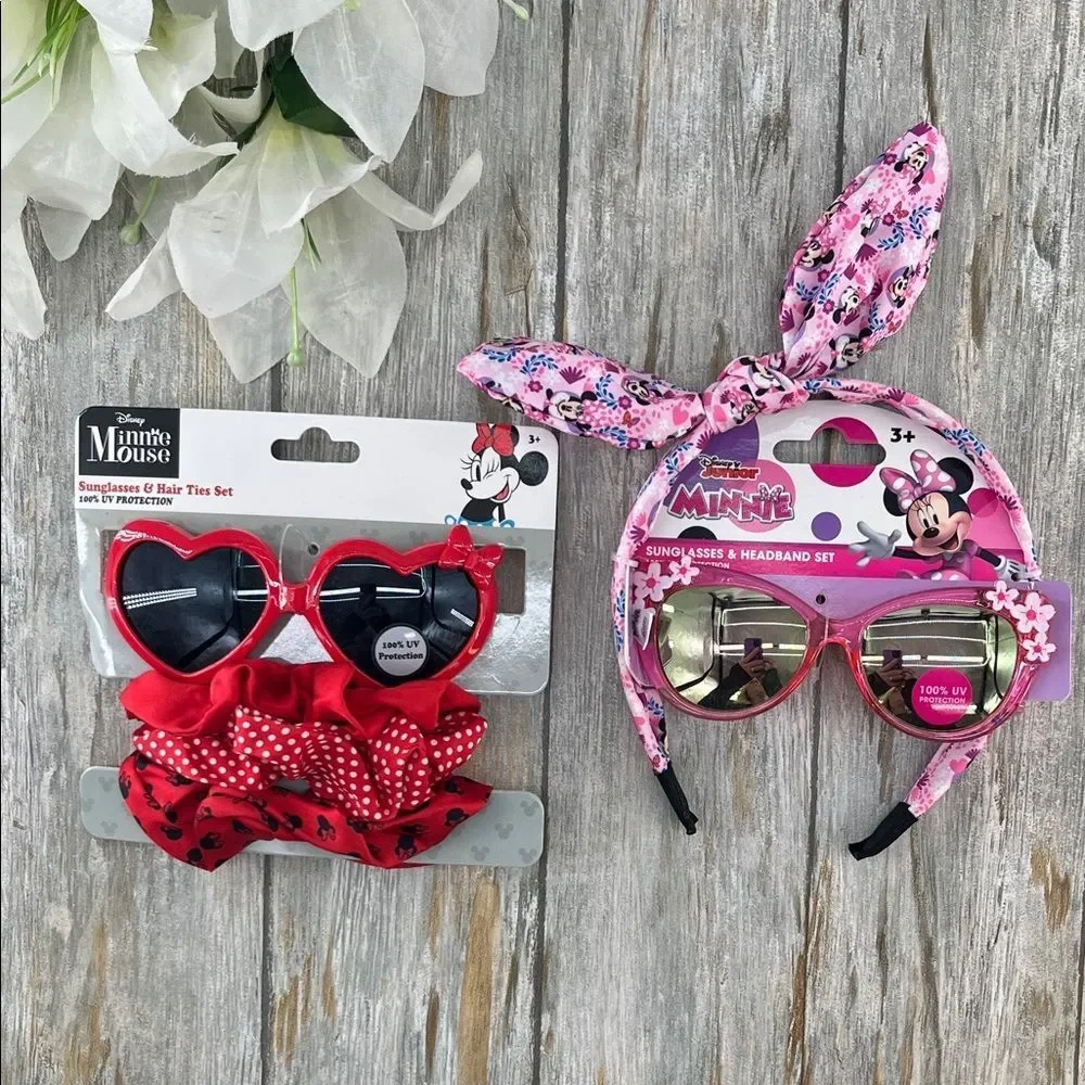 Disney Minnie Mouse Red and Pink Accessory Set